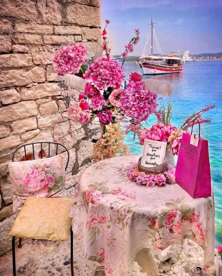 Apartment City Walls In Old Town Of Rovinj Ngoại thất bức ảnh
